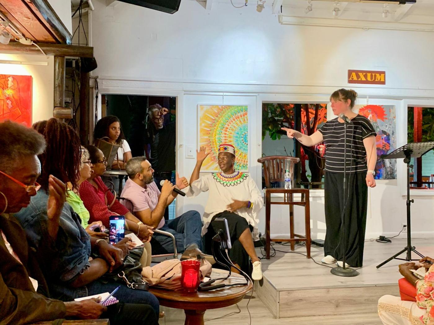 Natasja: "We startten op Sint Maarten. Er is grote betrokkenheid en inzet tijdens bijeenkomst in het Axum Art Café, een meemaakpodium."