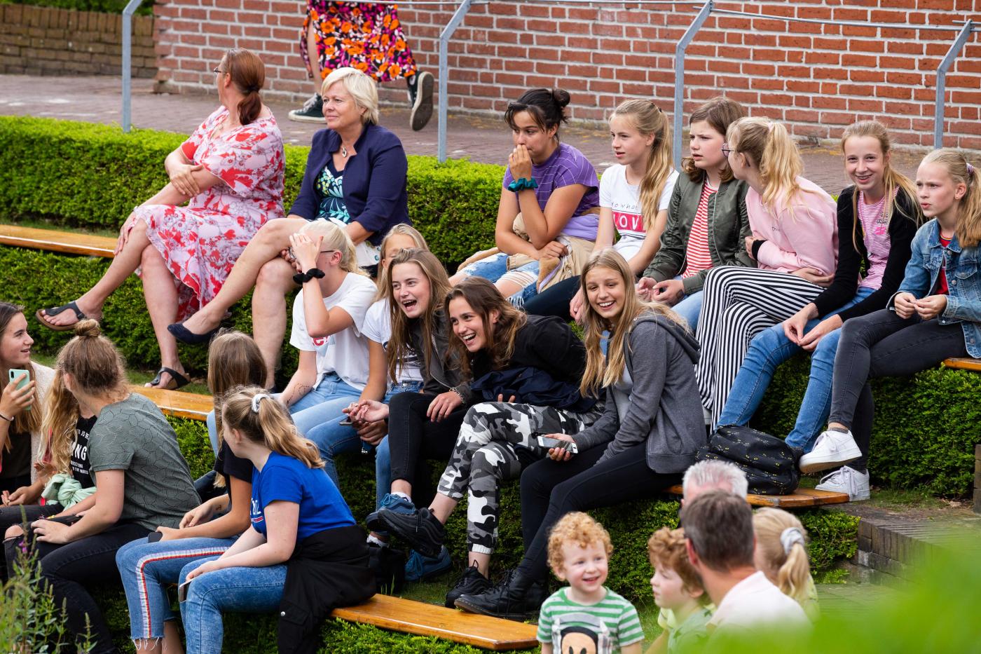 Leerlingen op de tribune