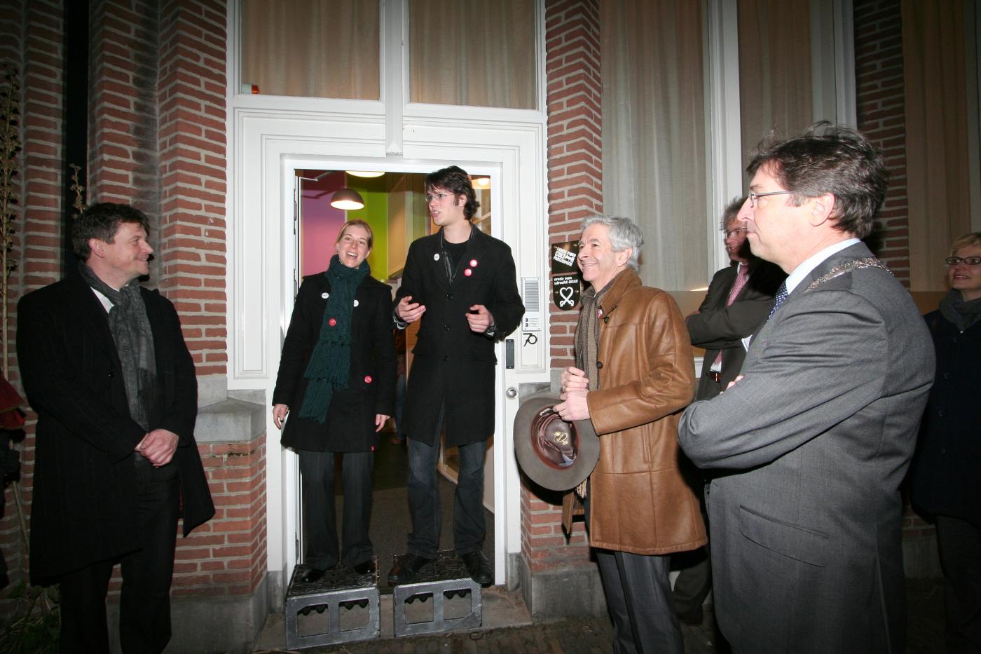 De opening van het eerste kantoor aan de Kromme Nieuwegracht in 2009