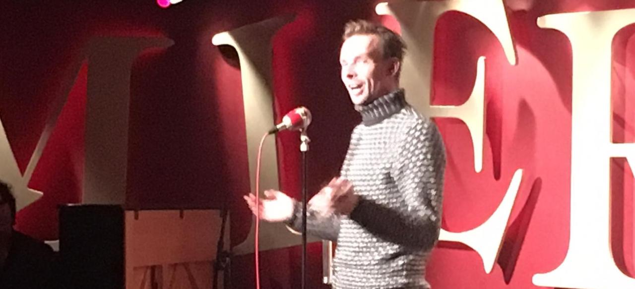 Mark Wagemakers op het podium van Echt gebeurd